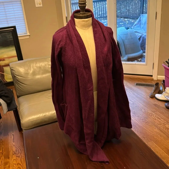 Sparrow (Anthropologie) burgundy women’s wool cardigan size small - Picture 1 of 4